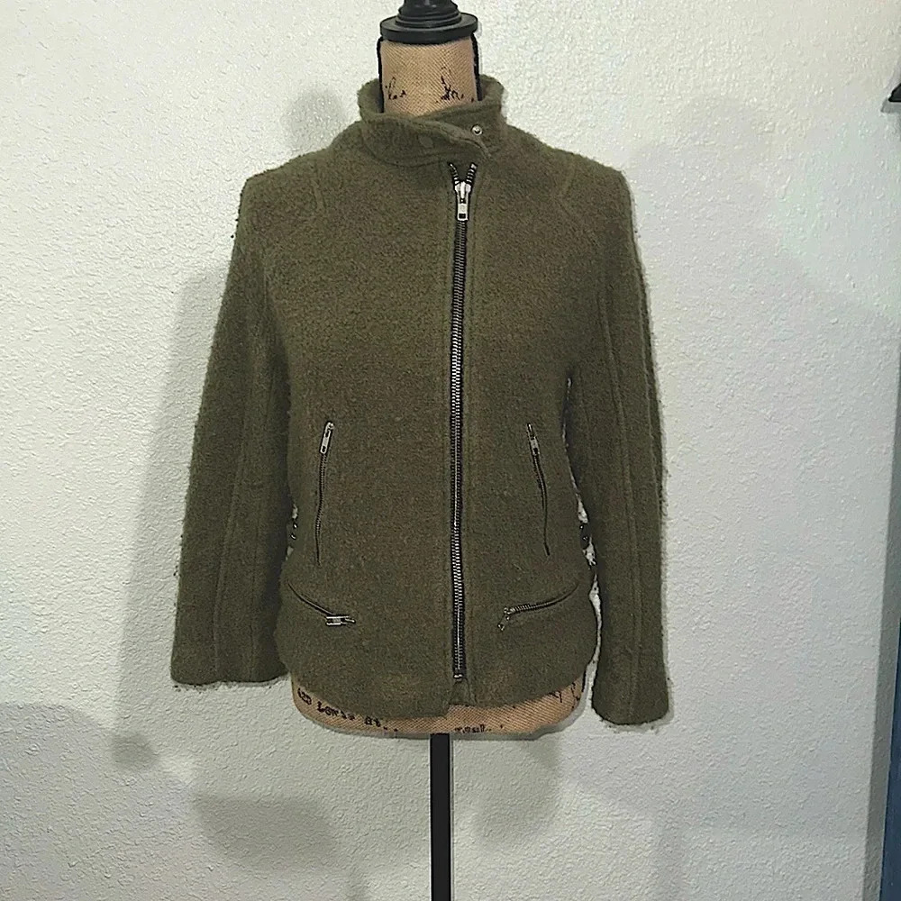 Zara Woman Trendy
 Small Coat